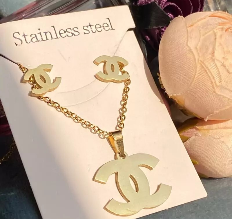  استایل آیکونیک با نیم ست طرح شنل؛ زیبایی جاودانه و مدرن 