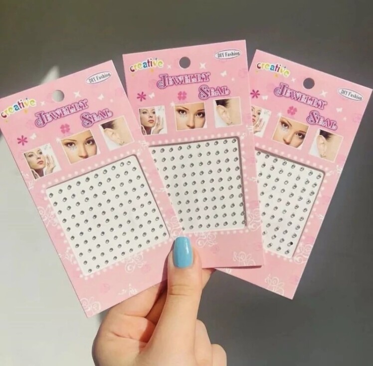 خرید نگین میکاپ فانتزی و سه بعدی؛ ترند استایل یوفوریا (Euphoria)